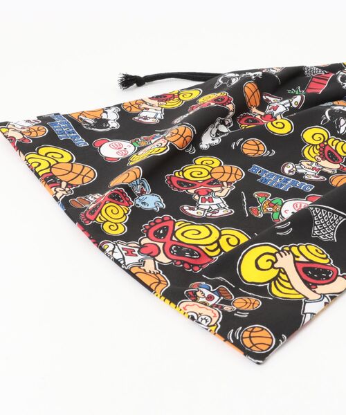 HYSTERIC MINI（ヒステリックミニ）の「HYSTERIC MINI HOOPS総柄 体操着入れ（その他小物・キッズ・ホワイト系その他/ブラック系その他/レッド系その他・FREE）」の4枚目の写真