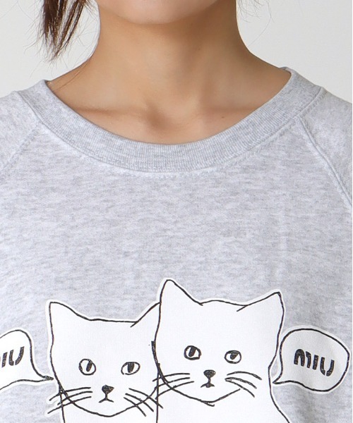 Cepica(セピカ)の「【BLACK SCORE】MIUMIU CATS CROPPED SWEATSHIRTS(Tシャツ/カットソー・レディース・グレー・FREE)」の9枚目の写真