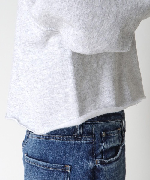 Cepica(セピカ)の「【BLACK SCORE】MIUMIU CATS CROPPED SWEATSHIRTS(Tシャツ/カットソー・レディース・グレー・FREE)」の11枚目の写真