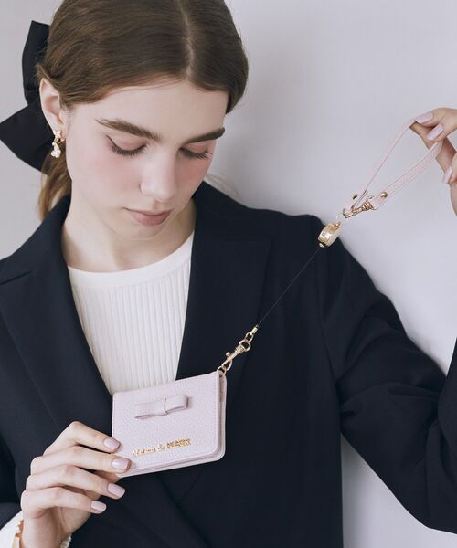 Maison de FLEUR（メゾンドフルール）の「二つ折りリールパスケース（パスケース・レディース・ライトピンク/ブラック/ラベンダー・FREE）」の3枚目の写真