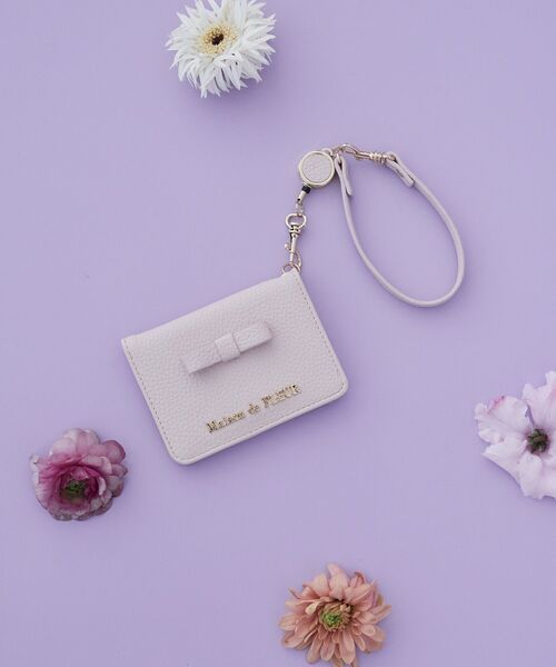 Maison de FLEUR（メゾンドフルール）の「二つ折りリールパスケース（パスケース・レディース・ライトピンク/ブラック/ラベンダー・FREE）」の5枚目の写真