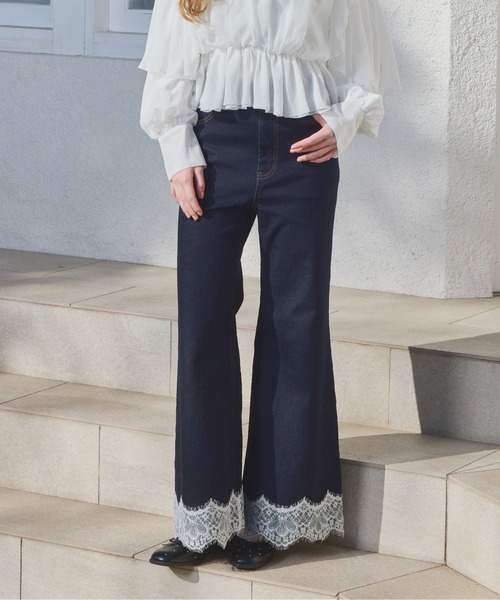 Heather(ヘザー)の「レースフレアデニムパンツ 654882(デニムパンツ・レディース・グレー/ワンウォッシュ/ライトブルー・S/M)」の1枚目の写真