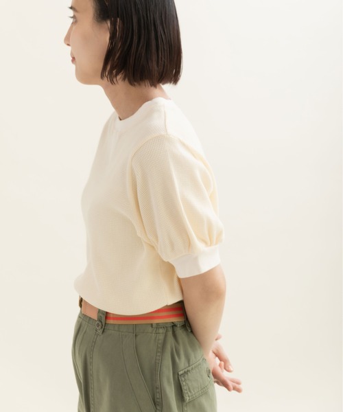 CHILD WOMAN(チャイルドウーマン)の「コットンワッフル製品染 半袖パフスリーブプルオーバー(Tシャツ/カットソー・レディース・アイボリー/ピンク/イエロー/パープル・FREE)」の14枚目の写真