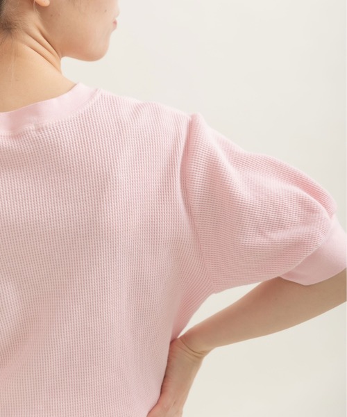 CHILD WOMAN(チャイルドウーマン)の「コットンワッフル製品染 半袖パフスリーブプルオーバー(Tシャツ/カットソー・レディース・アイボリー/ピンク/イエロー/パープル・FREE)」の9枚目の写真