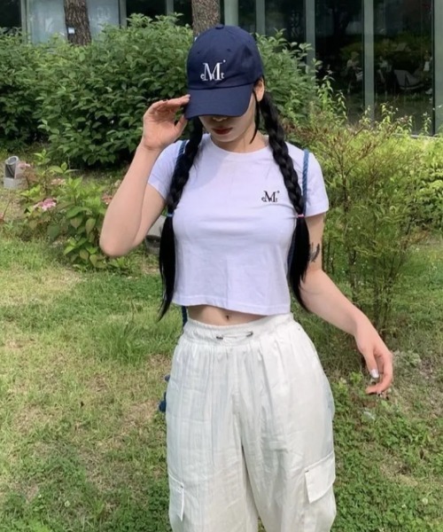 MUCENT(ムセント)の「◇MUCENT◇ブランド直輸入正規品/着丈が選べる/MUCENT SMALL LOGO T スモールロゴ半袖Tシャツ男女共用(Tシャツ/カットソー・レディース・ホワイト/ブラック・S/L/M)」の17枚目の写真