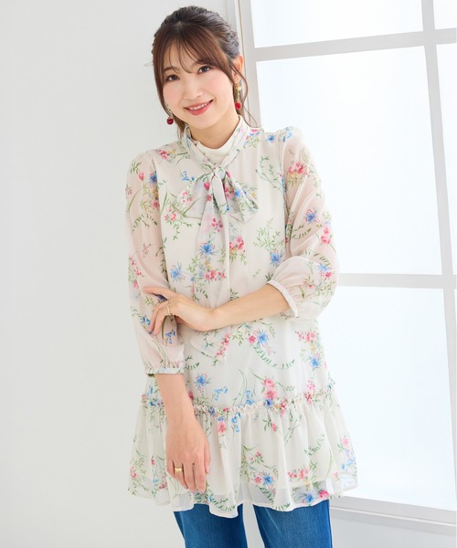 Rose Tiara(ローズティアラ)の「ボタニカルプリントリボンタイチュニック(チュニック・レディース・ベージュ/ネイビー・38/46/42)」の6枚目の写真