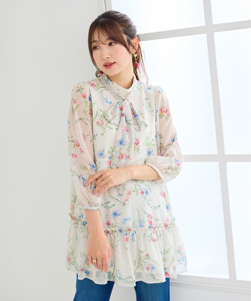 Rose Tiara(ローズティアラ)の「ボタニカルプリントリボンタイチュニック(チュニック・レディース・ベージュ/ネイビー・38/46/42)」の7枚目の写真
