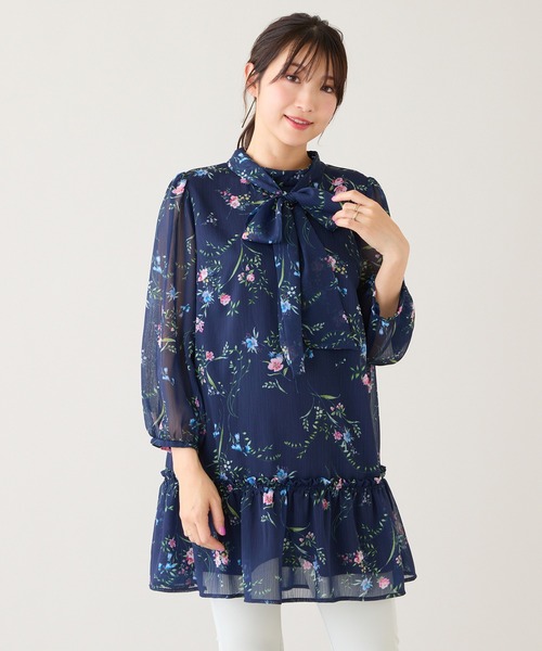 Rose Tiara(ローズティアラ)の「ボタニカルプリントリボンタイチュニック(チュニック・レディース・ベージュ/ネイビー・38/46/42)」の18枚目の写真