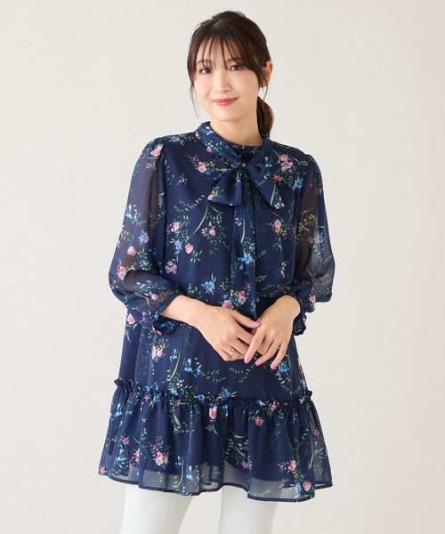 Rose Tiara(ローズティアラ)の「ボタニカルプリントリボンタイチュニック(チュニック・レディース・ベージュ/ネイビー・38/46/42)」の20枚目の写真