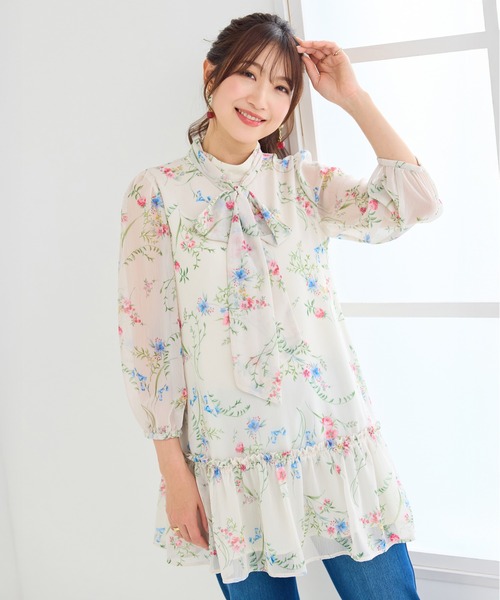 Rose Tiara(ローズティアラ)の「ボタニカルプリントリボンタイチュニック(チュニック・レディース・ベージュ/ネイビー・38/46/42)」の5枚目の写真
