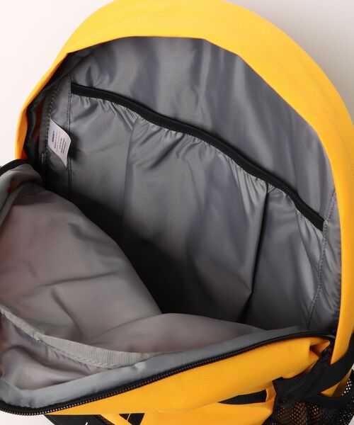 THE NORTH FACE(ザノースフェイス)の「【THE NORTH FACE/ザ ノースフェイス】リープ20(バックパック/リュック・メンズ・ホワイト/レッド/ブラック・FREE)」の5枚目の写真