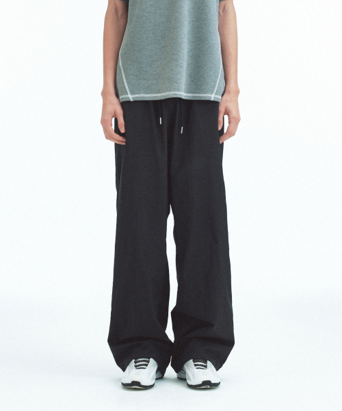 Rest&Recreation（レストアンドレクリエーション）の「WIDE NYLON PANTS - BLACK（その他パンツ・レディース・その他・SMALL/MEDIUM/LARGE）」の9枚目の写真