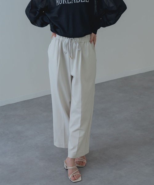 ANNA LUNA(アンナルナ)の「【ANNA LUNA】すっきり見え を叶える タック ストレート パンツ(その他パンツ・レディース・ブラック/グレイッシュベージュ/ネイビー・MEDIUM)」の9枚目の写真