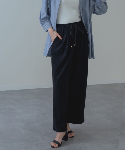 ANNA LUNA(アンナルナ)の「【ANNA LUNA】すっきり見え を叶える タック ストレート パンツ(その他パンツ・レディース・ブラック/グレイッシュベージュ/ネイビー・MEDIUM)」の17枚目の写真
