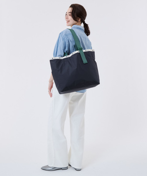 LeSportsac（レスポートサック）の「LG HANDLE ADJ TOTE ディープシー/ボトルグリーンウェビング（トートバッグ・レディース・ブルー・FREE）」の3枚目の写真