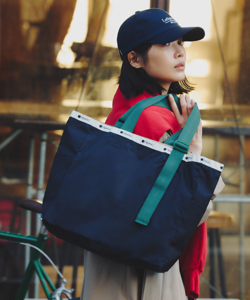 LeSportsac（レスポートサック）の「LG HANDLE ADJ TOTE ディープシー/ボトルグリーンウェビング（トートバッグ・レディース・ブルー・FREE）」の4枚目の写真
