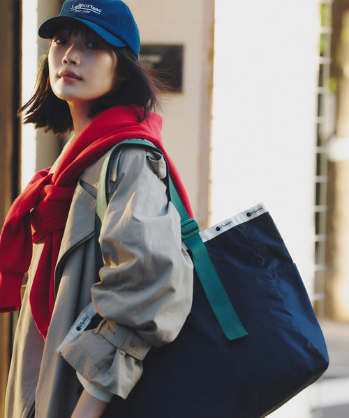 LeSportsac（レスポートサック）の「LG HANDLE ADJ TOTE ディープシー/ボトルグリーンウェビング（トートバッグ・レディース・ブルー・FREE）」の5枚目の写真
