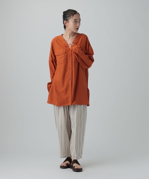 LEPSIM(レプシィム)の「Vネックオーバーシャツ長袖チュニック 643022(シャツ/ブラウス・レディース・チャコールグレー/オレンジ/グレイッシュベージュ/グリーン系その他・FREE)」の6枚目の写真
