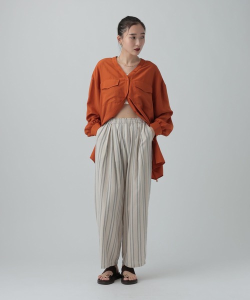 LEPSIM(レプシィム)の「Vネックオーバーシャツ長袖チュニック 643022(シャツ/ブラウス・レディース・チャコールグレー/オレンジ/グレイッシュベージュ/グリーン系その他・FREE)」の8枚目の写真