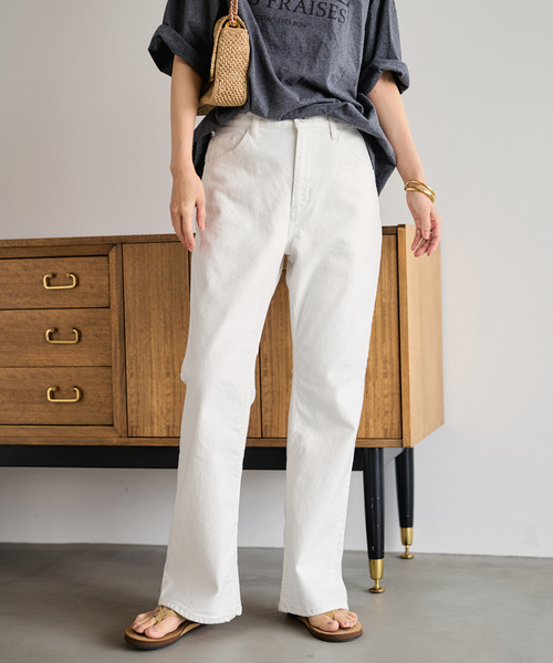 FRAMeWORK（フレームワーク）の「ルーズフレアデニムパンツ（デニムパンツ・レディース・ブラック/ホワイト/ブルー系その他・36/38/40）」の2枚目の写真