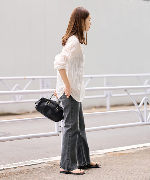 FRAMeWORK（フレームワーク）の「ルーズフレアデニムパンツ（デニムパンツ・レディース・ブラック/ホワイト/ブルー系その他・36/38/40）」の5枚目の写真