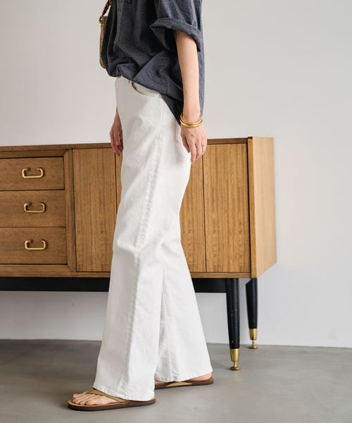 FRAMeWORK（フレームワーク）の「ルーズフレアデニムパンツ（デニムパンツ・レディース・ブラック/ホワイト/ブルー系その他・36/38/40）」の15枚目の写真