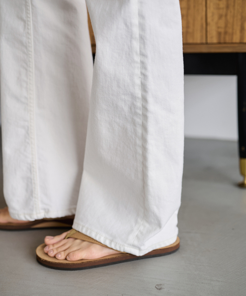 FRAMeWORK（フレームワーク）の「ルーズフレアデニムパンツ（デニムパンツ・レディース・ブラック/ホワイト/ブルー系その他・36/38/40）」の19枚目の写真