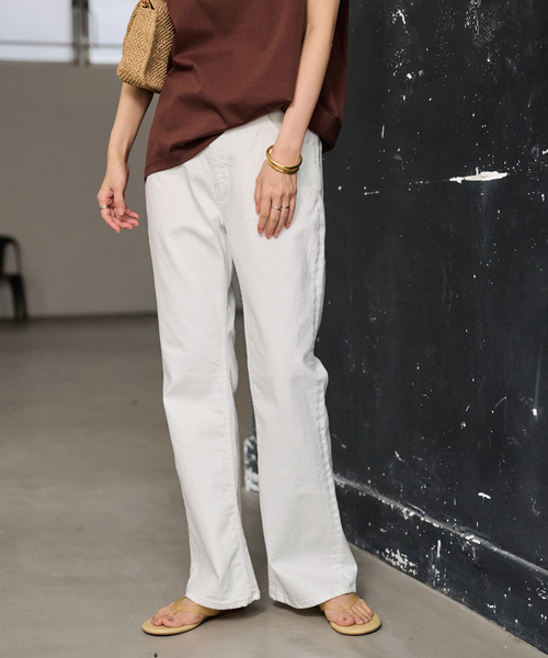 FRAMeWORK（フレームワーク）の「ルーズフレアデニムパンツ（デニムパンツ・レディース・ブラック/ホワイト/ブルー系その他・36/38/40）」の22枚目の写真