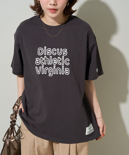 FREAK'S STORE（フリークスストア）の「限定展開 DISCUS ATHLETIC × FREAK'S STORE/ディスカスアスレチック 別注 ロゴ 半袖 Tシャツ（Tシャツ/カットソー・レディース・ブラック/オフホワイト/ネイビー/ブラウン・ﾌﾘ-）」の3枚目の写真