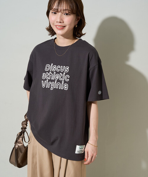 FREAK'S STORE（フリークスストア）の「限定展開 DISCUS ATHLETIC × FREAK'S STORE/ディスカスアスレチック 別注 ロゴ 半袖 Tシャツ（Tシャツ/カットソー・レディース・ブラック/オフホワイト/ネイビー/ブラウン・ﾌﾘ-）」の7枚目の写真