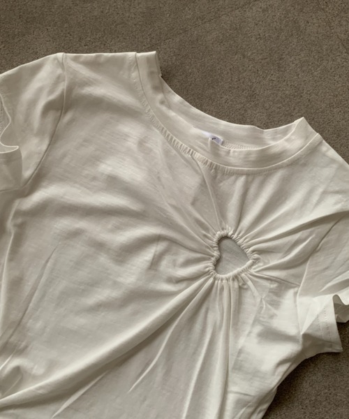 lilful（リルフル）の「【26年春夏新作】ハートカットアウト クロップドTシャツ（Tシャツ/カットソー・レディース・ブラック/ホワイト・F）」の19枚目の写真