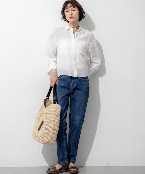 23区 L（ニジュウサンクオオキイサイズ）の「LIBECOリネン ポケット刺繍 クロップドシャツ（シャツ/ブラウス・レディース・スカイブルー系1/ベージュ系/オレンジ系/ブルー系/ピンク系1/ホワイト系・44/46）」の15枚目の写真