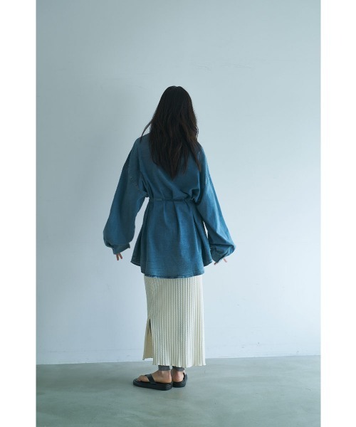 marjour(マージュール)の「DRAPE DENIM SHIRT TUNIC(シャツ/ブラウス・レディース・インディゴブルー/ブルー・M)」の3枚目の写真