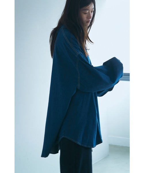 marjour(マージュール)の「DRAPE DENIM SHIRT TUNIC(シャツ/ブラウス・レディース・インディゴブルー/ブルー・M)」の10枚目の写真