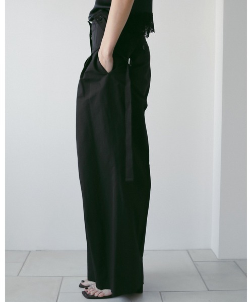 anuke(アンヌーク)の「Suspenders Wide Pants(その他パンツ・レディース・アイボリー/ブラック・36inch/38inch)」の4枚目の写真