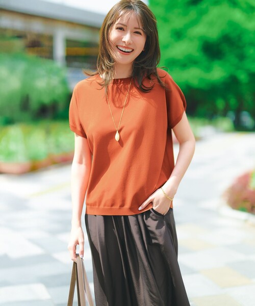 23区 L(ニジュウサンクオオキイサイズ)の「クールタッチタフタ ギャザーワイドパンツ(その他パンツ・レディース・グレー系/黄土色系/ダークブラウン系・44/46/48/50)」の9枚目の写真