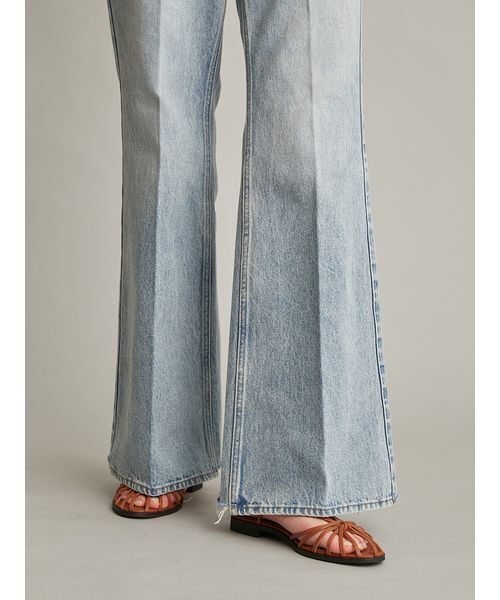 Mila Owen（ミラオーウェン）の「【MILA PANTS】フレアデニムパンツ（デニムパンツ・レディース・ライトブルー/ブルー/ホワイト・1/0/00）」の11枚目の写真
