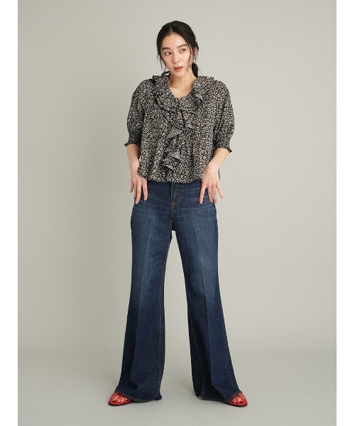 Mila Owen（ミラオーウェン）の「【MILA PANTS】フレアデニムパンツ（デニムパンツ・レディース・ライトブルー/ブルー/ホワイト・1/0/00）」の16枚目の写真