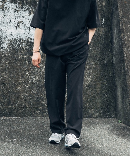 ITEMS URBANRESEARCH(アイテムズ アーバンリサーチ)の「『接触冷感/速乾/イージーケア』WINDY MESH ジップポケットパンツ(その他パンツ・メンズ・ブラック/チャコールグレー/ネイビー・MEDIUM/LARGE/X-LARGE)」の4枚目の写真