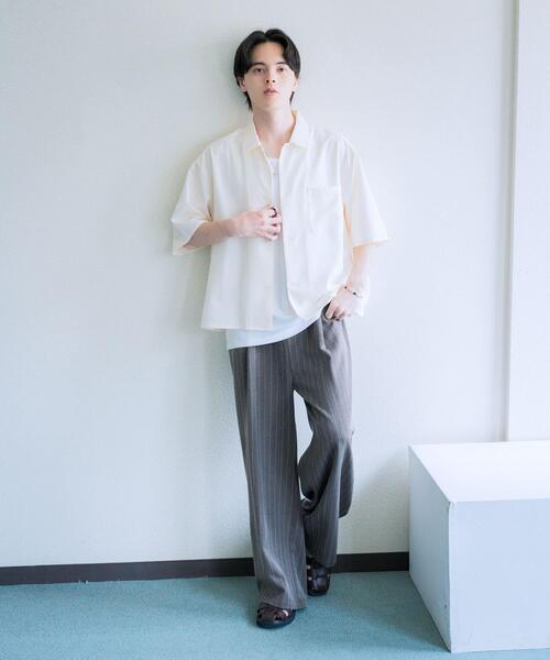 SENSE OF PLACE by URBAN RESEARCH(センスオブプレイスバイアーバンリサーチ)の「『イージーケア/速乾』リネンライクボクシーシャツ(シャツ/ブラウス・メンズ・アイボリー/ブラック/ブルー・MEDIUM/LARGE)」の5枚目の写真