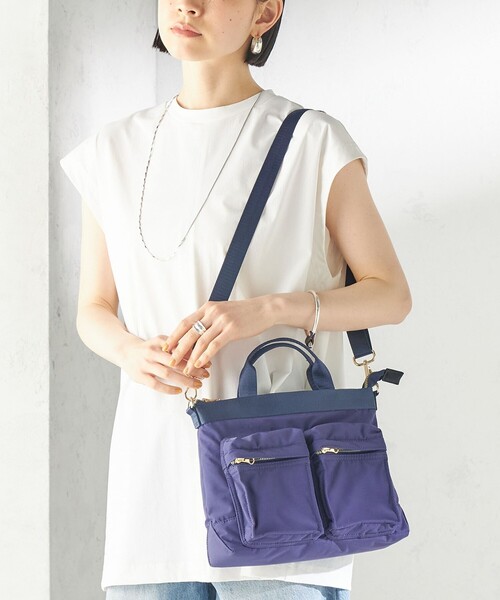 SHIPS(シップス)の「【WEB限定】Hyman Roth:〈撥水加工〉ナイロン ミニ ヘルメット バッグ(ショルダーバッグ・レディース・ネイビー/ブラック/ライトカーキ・ONE SIZE)」の10枚目の写真