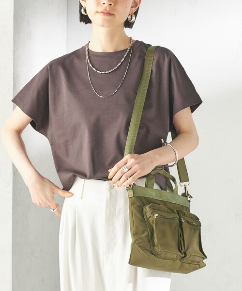 SHIPS(シップス)の「【WEB限定】Hyman Roth:〈撥水加工〉ナイロン ミニ ヘルメット バッグ(ショルダーバッグ・レディース・ネイビー/ブラック/ライトカーキ・ONE SIZE)」の15枚目の写真