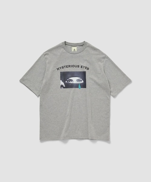 mando(マンド)の「mando / DADA EYES《ESTNATION EXCLUSIVE》(Tシャツ/カットソー・メンズ・グレー系その他/ライトホワイト/ダークブラック・3/2)」の3枚目の写真