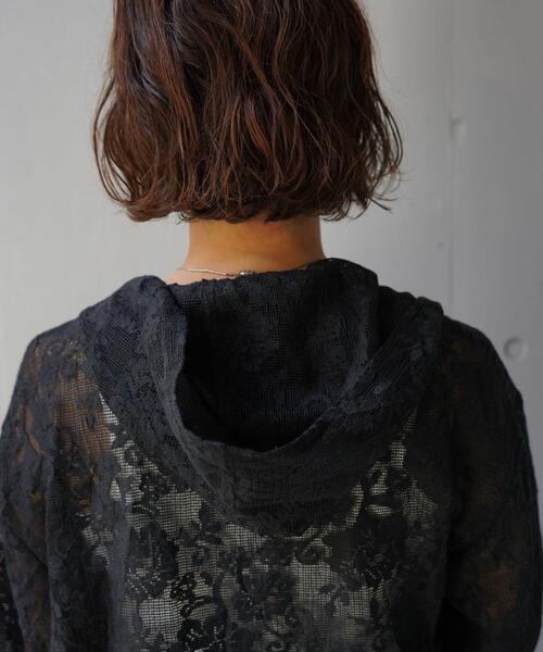 YENN(イエン)の「YENN(イエン)PORTABLE LACE HOODIE(シャツ/ブラウス・レディース・ブラック/ホワイト・F)」の5枚目の写真