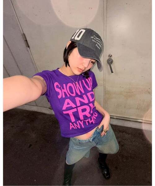 Oriens JOURNAL STANDARD（オリエンス ジャーナルスタンダード）の「《追加2》SHOW UP プリントTEE（Tシャツ/カットソー・レディース・パープル/イエロー・MEDIUM/SMALL）」の4枚目の写真