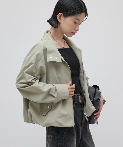 Lui's(ルイス)の「スタンドZIPブルゾン 26aw(ブルゾン・レディース・カーキ/ブラック・FREE)」の4枚目の写真