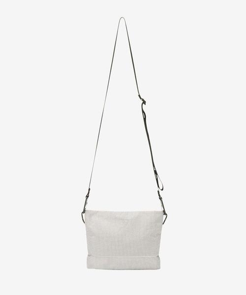URBAN RESEARCH Sonny Label(アーバンリサーチサニーレーベル)の「THE NORTH FACE RAFTER SHOULDER POUCH S(ショルダーバッグ・メンズ・ブラック/グレー系その他・ONE)」の8枚目の写真