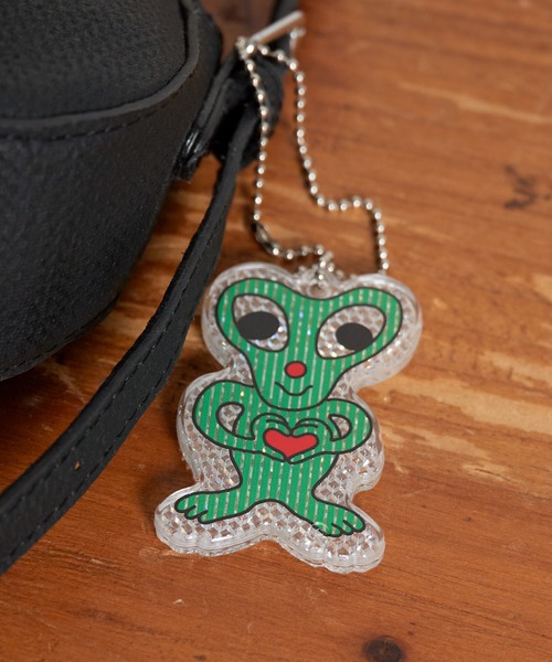 Detail(ディテール)の「DETAIL/ディティール MIDORI KOMATSU: Cheeky Cat / ALIEN Reflector チーキー キャット / エイリアン リフレクター 猫 宇宙人 反射板 キーホルダー キーチャーム 2026年 夏(キーホルダー・メンズ・オレンジ・FREE)」の6枚目の写真