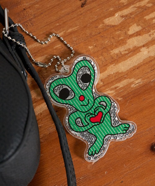 Detail(ディテール)の「DETAIL/ディティール MIDORI KOMATSU: Cheeky Cat / ALIEN Reflector チーキー キャット / エイリアン リフレクター 猫 宇宙人 反射板 キーホルダー キーチャーム 2026年 夏(キーホルダー・メンズ・オレンジ・FREE)」の7枚目の写真