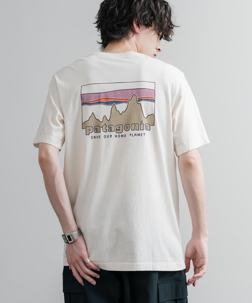 patagonia(パタゴニア)の「Patagonia パタゴニア M’S '73 SKYLINE T SHIRT オーガニックコットンバックプリント半袖Tシャツ(Tシャツ/カットソー・メンズ・ナチュラル/ブラック/ブルー・XL/L/M/S)」の1枚目の写真